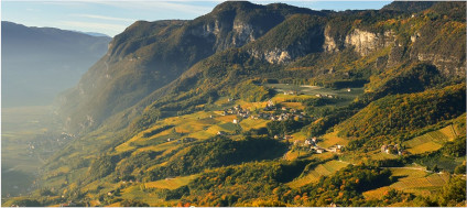 Un paysage imposant pour des vins authentiques de Peter Zemmer Un paysage imposant pour des vins authentiques de Peter Zemmer